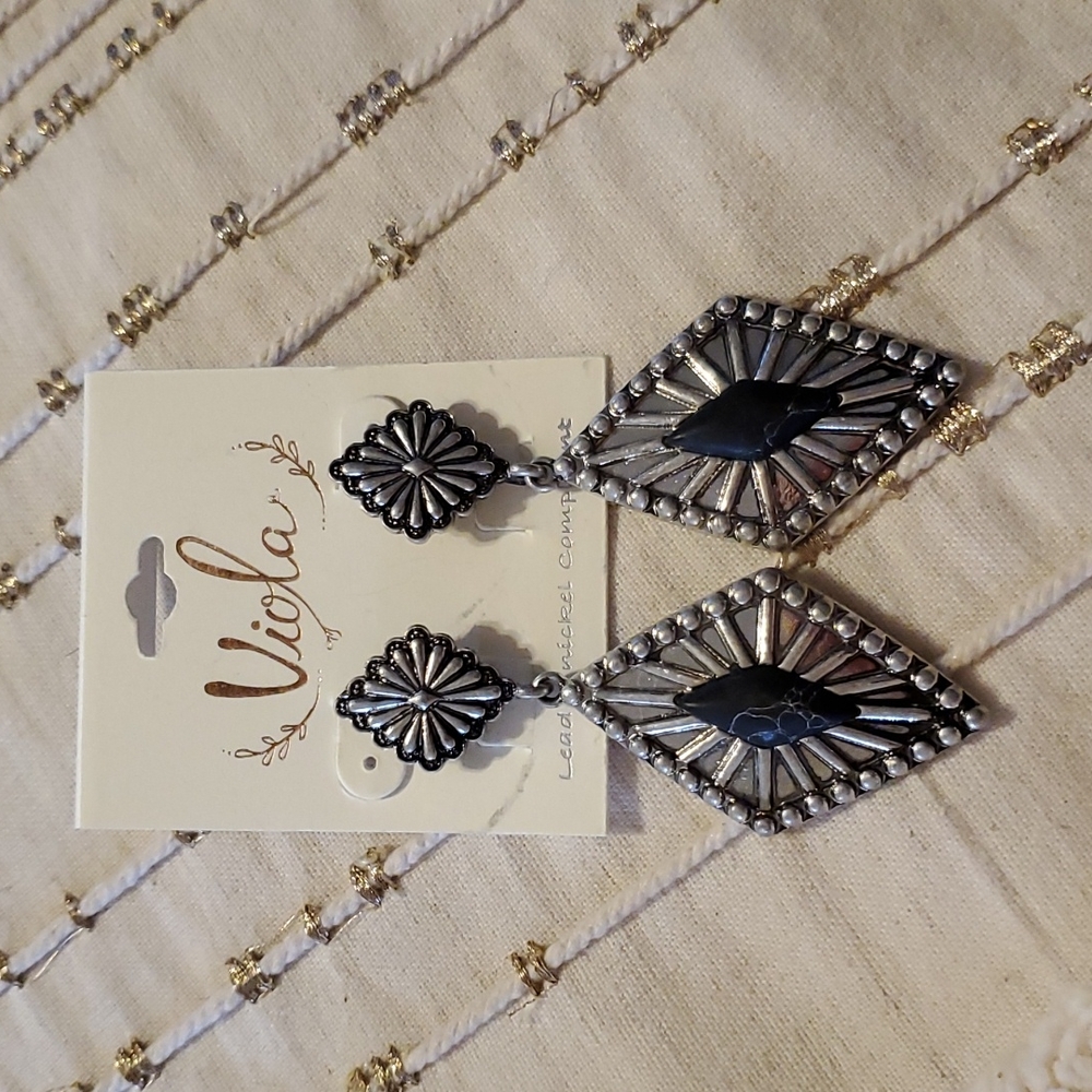 COPY - Western Vibe earrings silver with Black Howlite - Picture 2 of 4